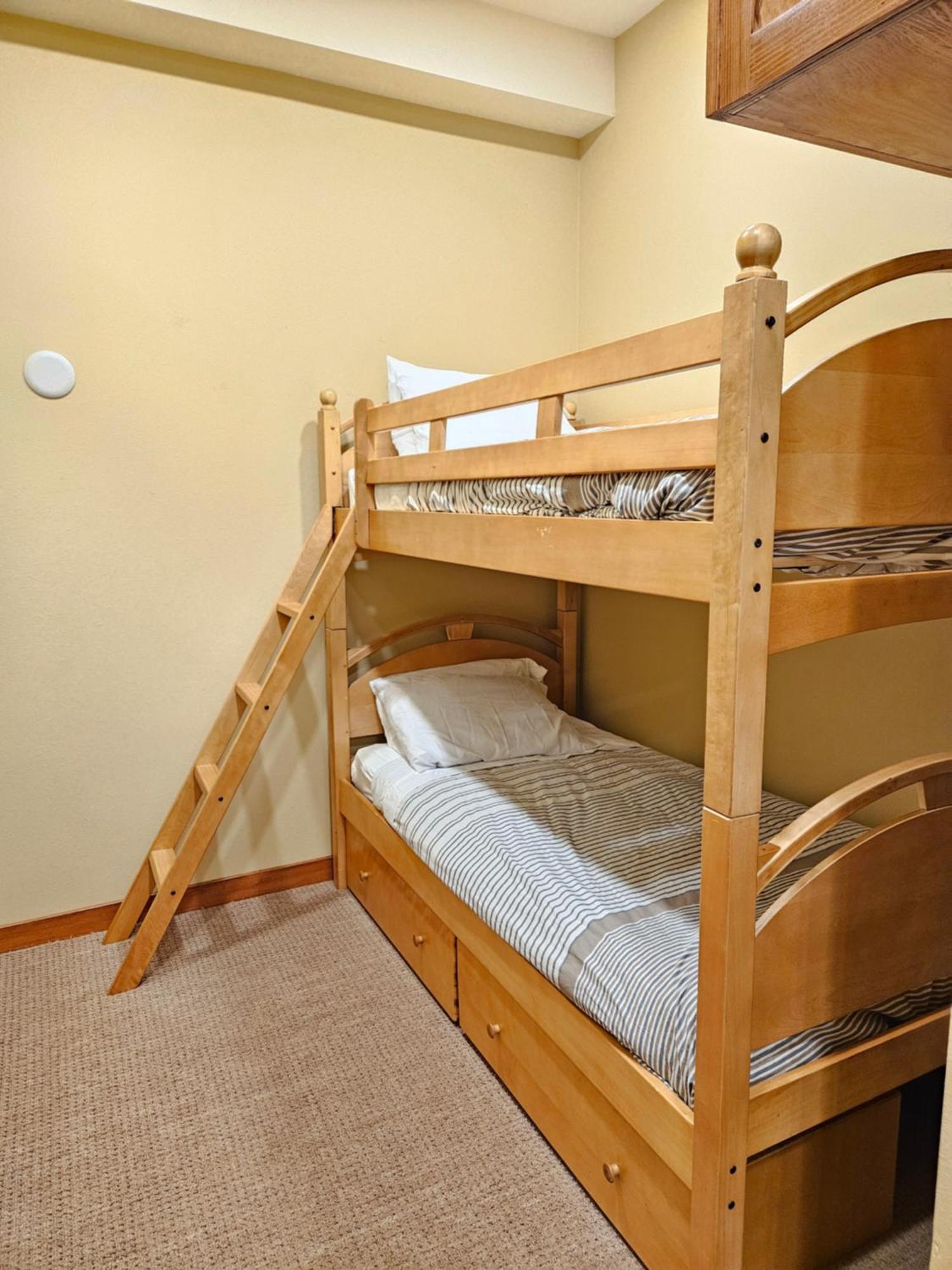 Stunning At Solitude, Steps From Chair Lift, East #103 Brighton المظهر الخارجي الصورة